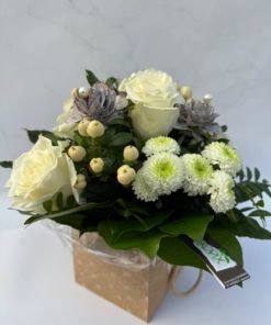 Bouquet de Noël Roses Blanches  <br> Ref : BQN005