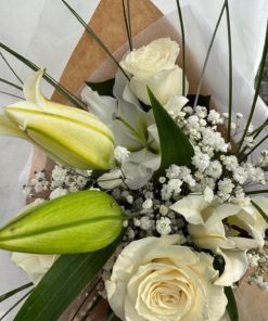 Alternative view of Bouquet Lys et Rose blanche<br>T020